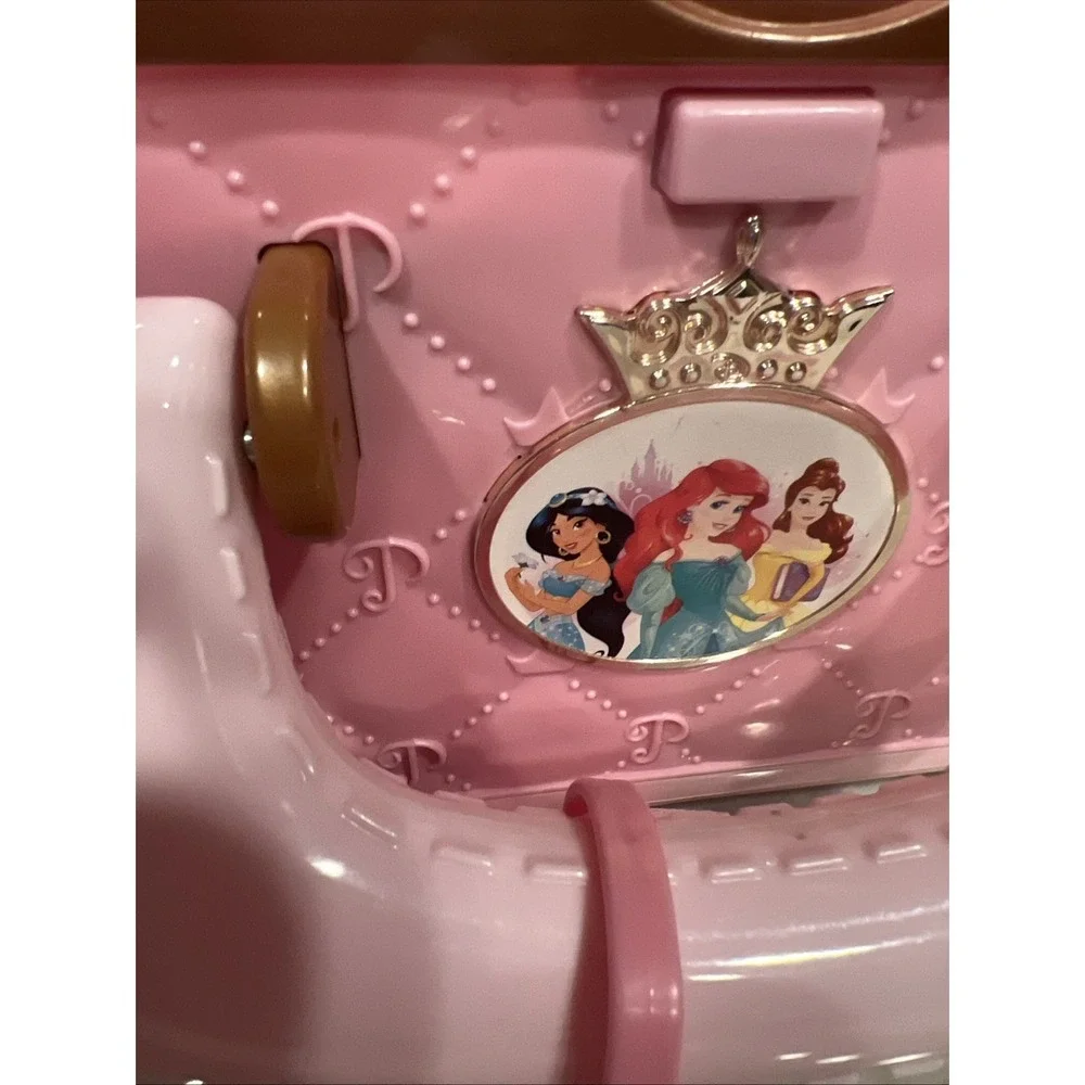 DISNEY PRINCESS TRAVEL VANITY- STYLE COLLECTION- LIGHT UP MAKEUP CASE– PINK‎